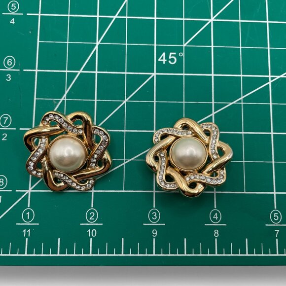 Vintage BUTLER Large Pearl and Rhinestone Clip-On Earrings Pave Gold Tone - Picture 9 of 9